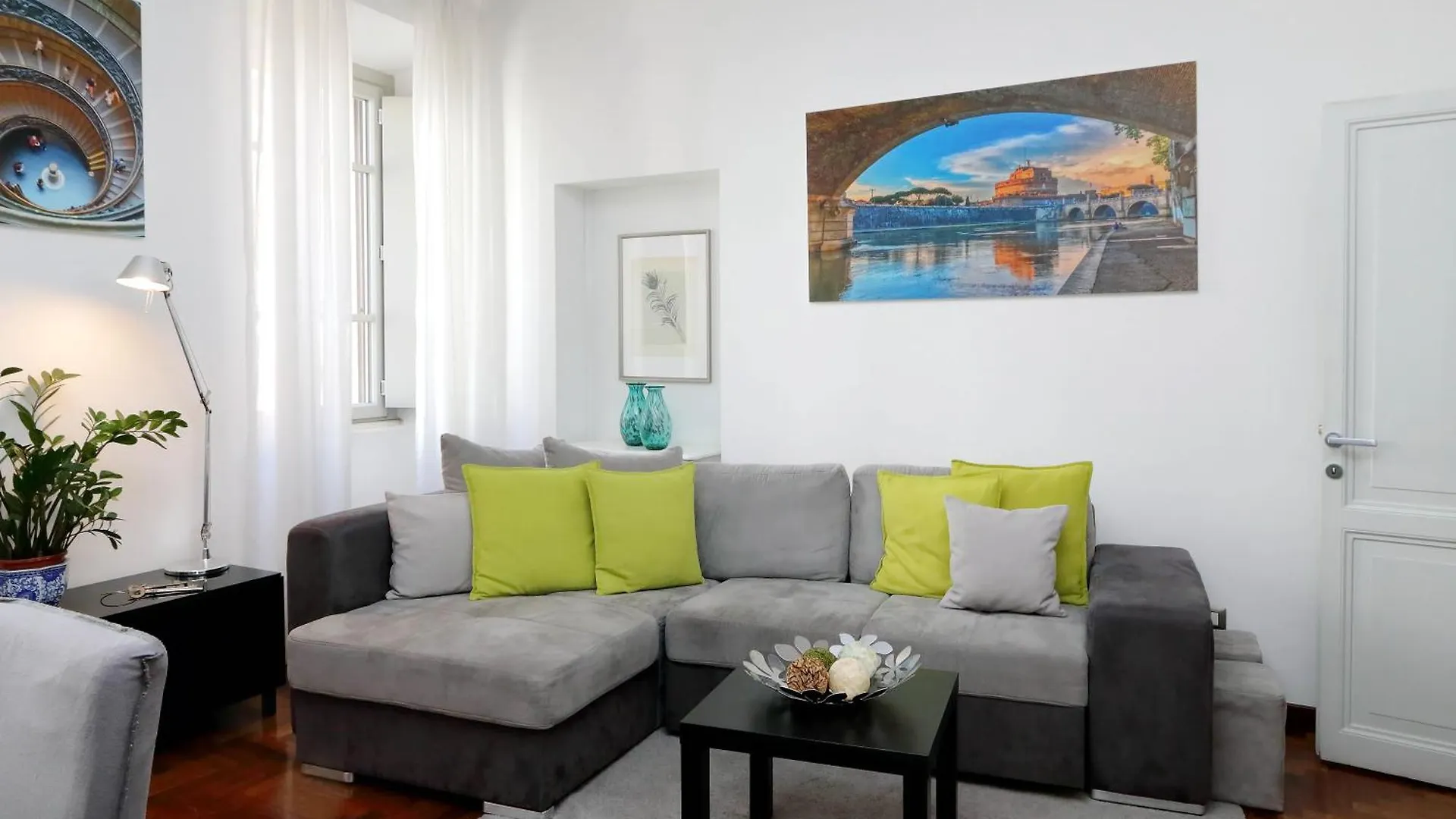 Luxury Apartment Vaticano-S'Peter Basilica - Netflix Wifi - Aircond Rome Italy